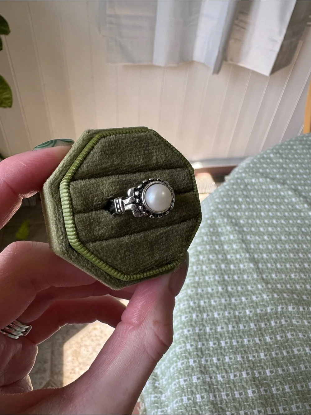 Vintage-Inspired White Mother-of-Pearl Sterling Ring